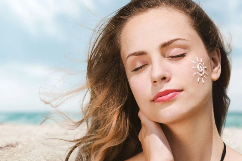 Sau khi peel, da rất mỏng và nhạy cảm nên dễ bắt nắng, không bảo vệ cẩn thận dễ bị sạm nám